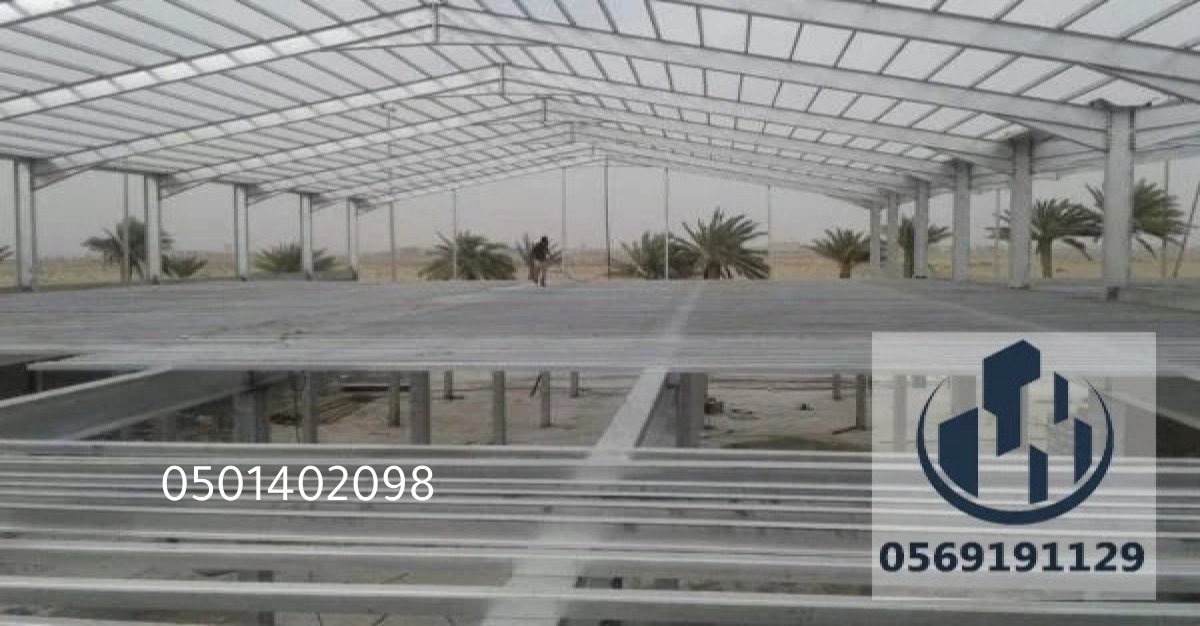 تصميم هناجر بانل مقاومة للعوامل الجوية لتناسب الأعمال الصناعية والتجارية.